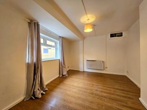 Photo 1- click for photo gallery